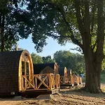 Camping Goscin Nad Drawa Glamping