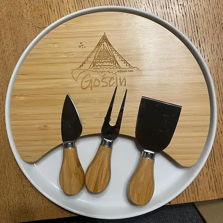 אתר קמפינג Goscin Nad Drawa Glamping